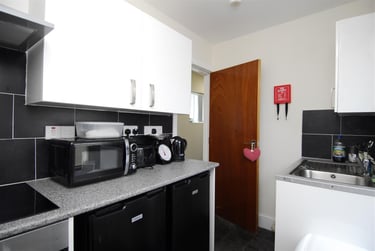 1 bed flat, Wolsdon Street, Flat 6, Stonehouse, Plymouth, PL15EH - Image 1